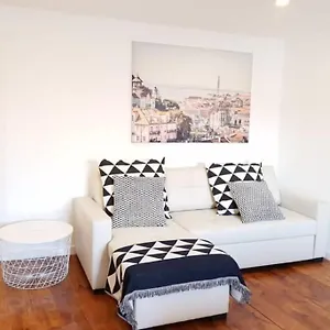Inloveapartments - Typical Alfama Balcony Lisbona