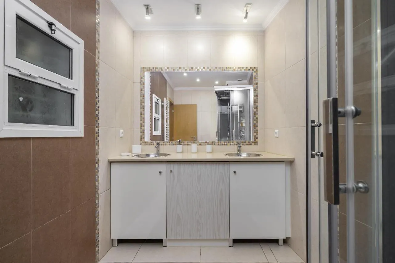 Alfama Deluxe Apartment Lisbona Portogallo